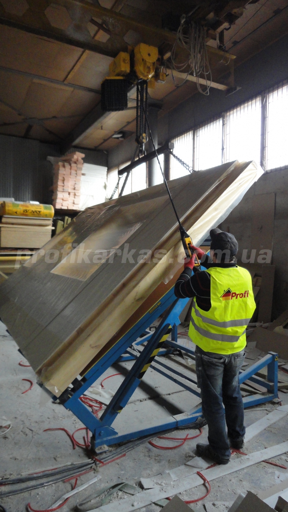 панель деревянного каркасного дома изготовленная на заводе