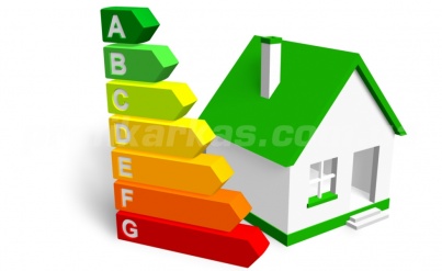 каркасный дом рядом со шкалой энергопотребления
