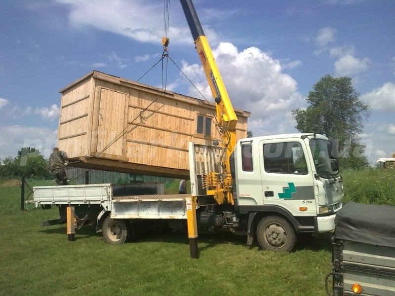 установка бытовки для строителей на участке